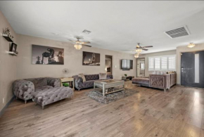 Modern Retreat Close To LV Strip